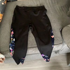 Active Leggings with Pockets